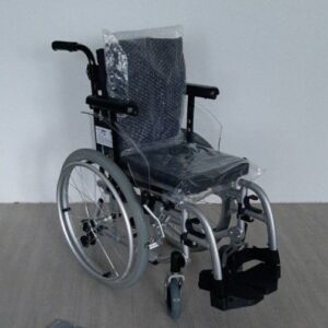Инвалидное кресло складное, сиденье 31-38 см, детское (подростковое) KY980LA